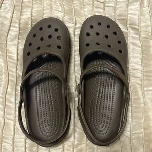Brown Crocs double strap size 8